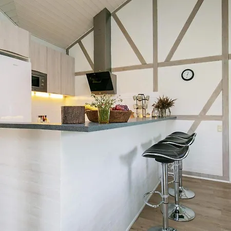 10 Person Holiday In Bl Vand